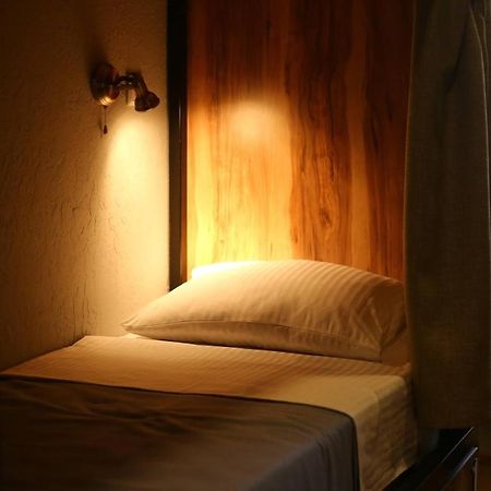 Hostel Nomad Тбілісі Екстер'єр фото