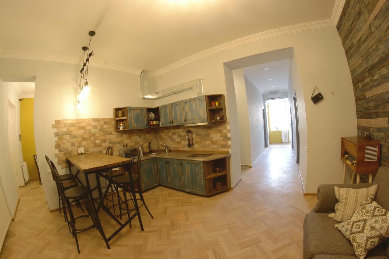 Hostel Nomad Тбілісі Екстер'єр фото