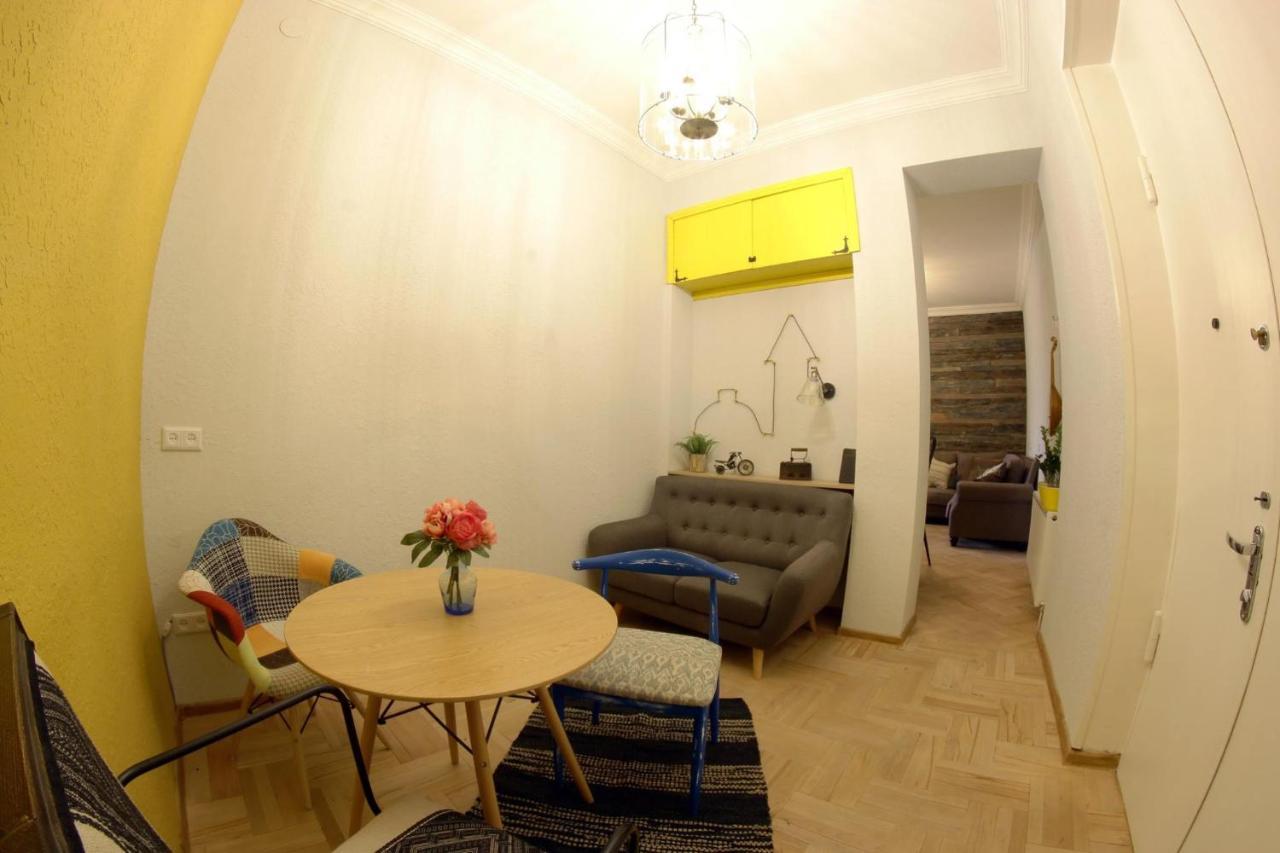 Hostel Nomad Тбілісі Екстер'єр фото